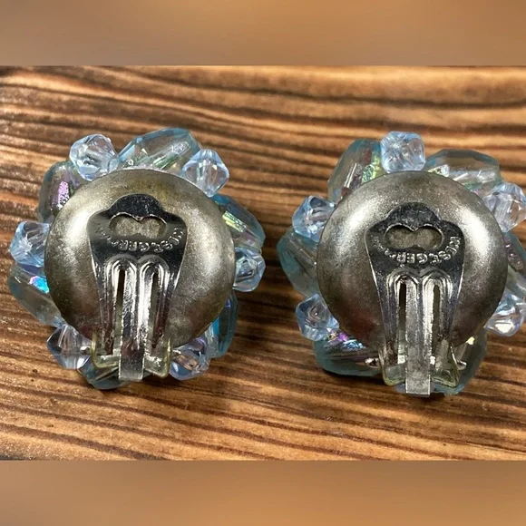 VINTAGE⚜️WEST GERMANY Light Blue Beaded Silver Tone  Cluster Clip On Earrings - Picture 7 of 11